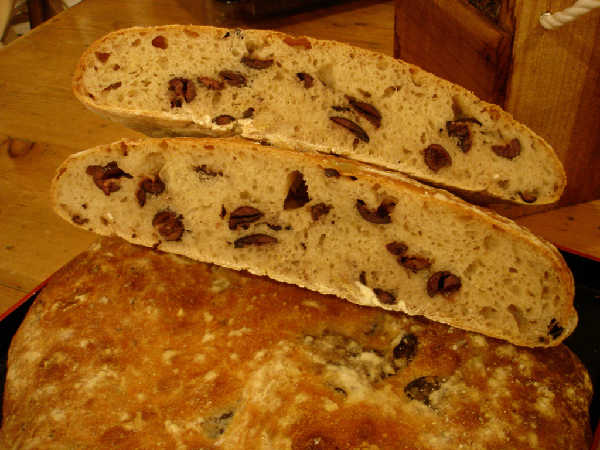 Sourdough Pagnotta With Olives (2)